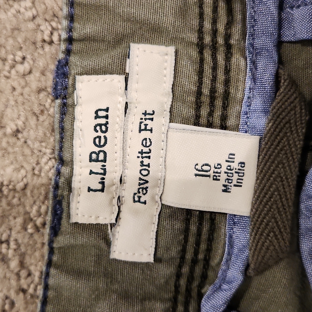 LL BEAN ladies Favorite Fit shorts 16. - Picture 2 of 6